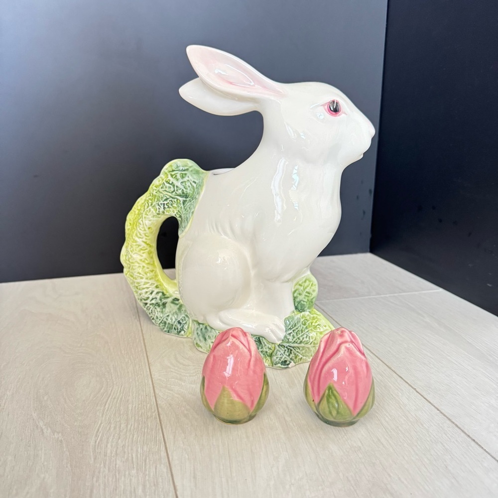 Pizzato ceramic bunny pitcher. Handmade in Italy w Vintage Rose Salt & Pepper